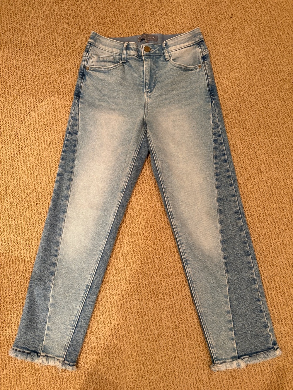 Wit & Wisdom Two-Tone Light Blue Straight Leg Jeans raw hem Size 4 UNIQUE!